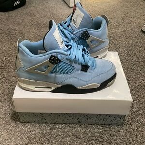 Air Jordan 4 UNC blue